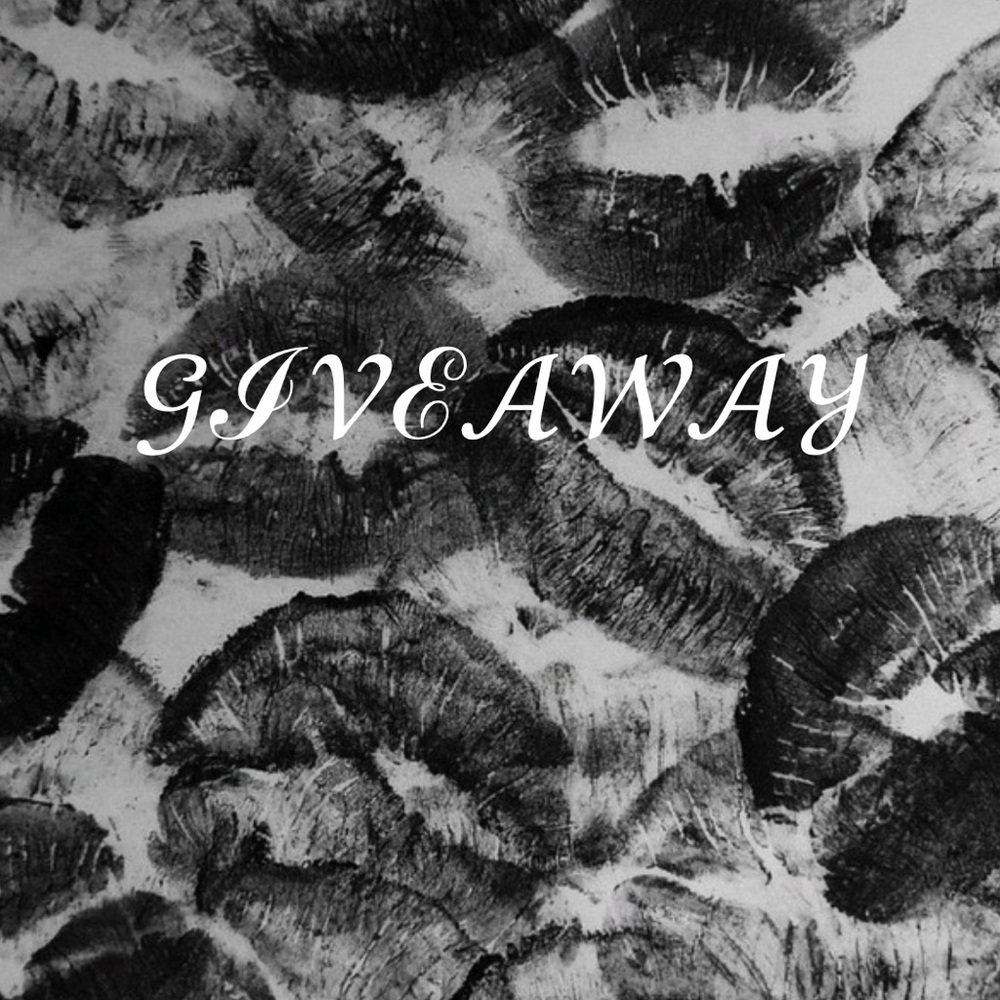 Giveaway time🎁